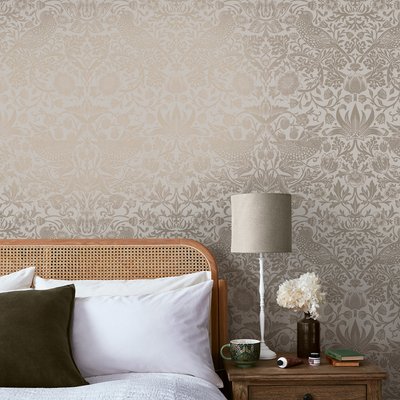 Papier peint panoramique Fleurs de fraisier et oiseaux en relief doux WILLIAM MORRIS AT HOME