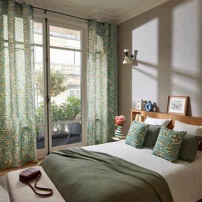 Rideau Mathyas Tamisant en Feuillage peint Vert 145x270 cm MADURA