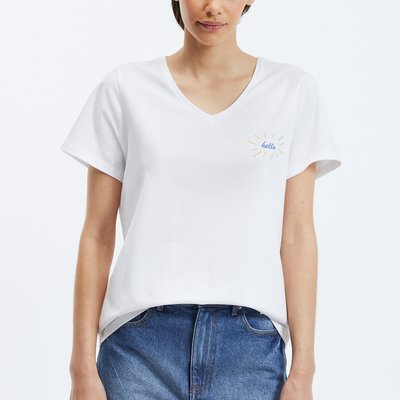 T-Shirt mit V-Ausschnitt, Stickerei an der Brust PIECES