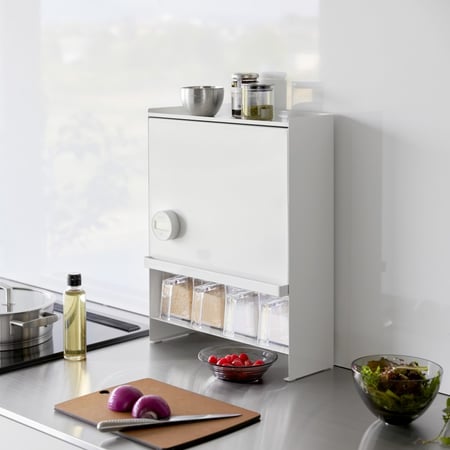 Rangement cuisine : bocaux, étagères et astuces pour un plan de travail net