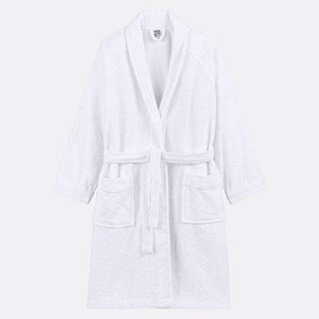 Peignoir ou Drap de bain : le match du confort à la sortie de la douche
