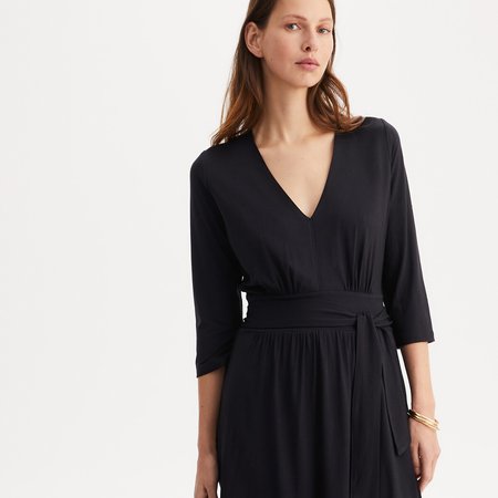 Quelle robe de soirée choisir pour sublimer votre silhouette ?