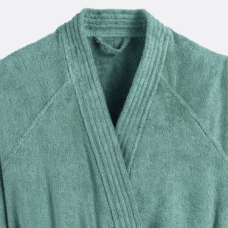 Peignoir ou Drap de bain : le match du confort à la sortie de la douche