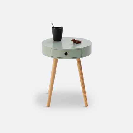 Table de chevet : dépareiller pour un style plus pointu