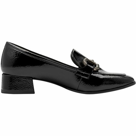 Comment porter les mocassins pour un look féminin et tendance ?