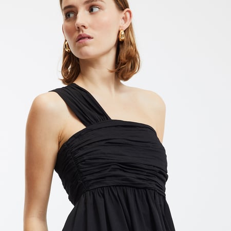 Vestido de cerimónia: como ser a convidada mais elegante da festa?