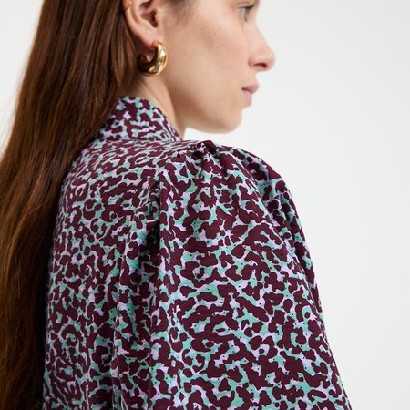 Comment porter la robe longue pour une allure chic et décontractée ?