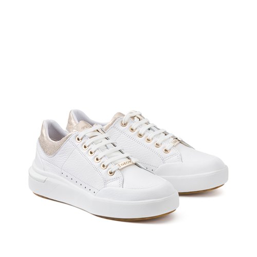 Breathable trainers top