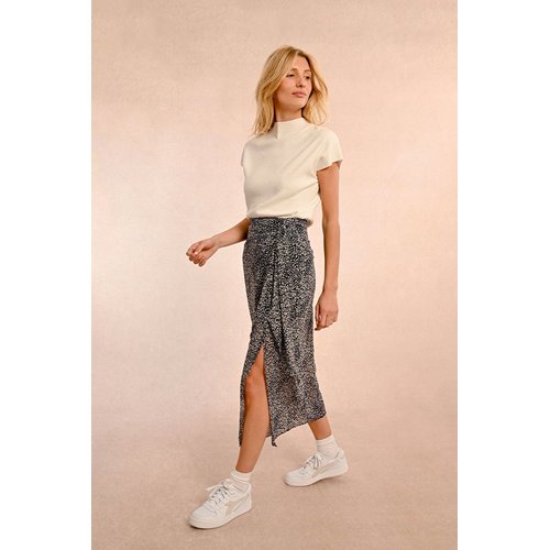 Jupe droite fendue cote outlet