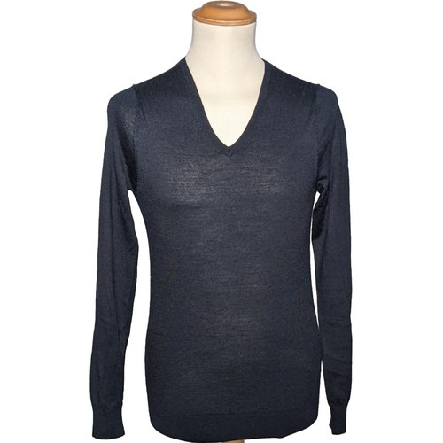 Pull Tres bon etat