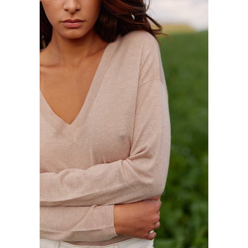 Beige v neck jumper 2025