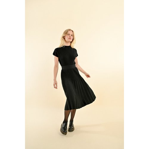 Pleated midi skirt with high waist black Molly Bracken La Redoute