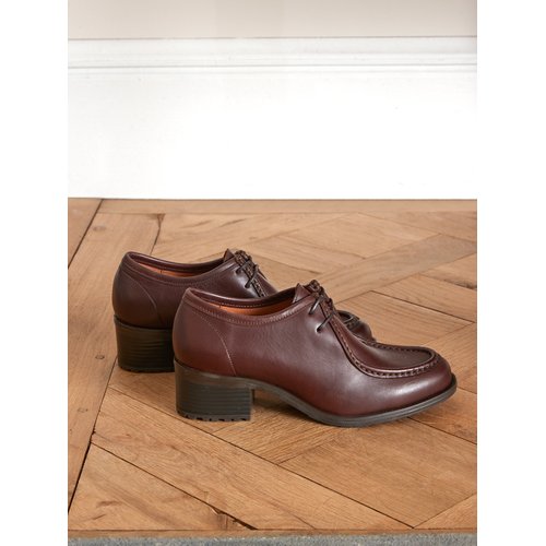 Cyrillus derbies store