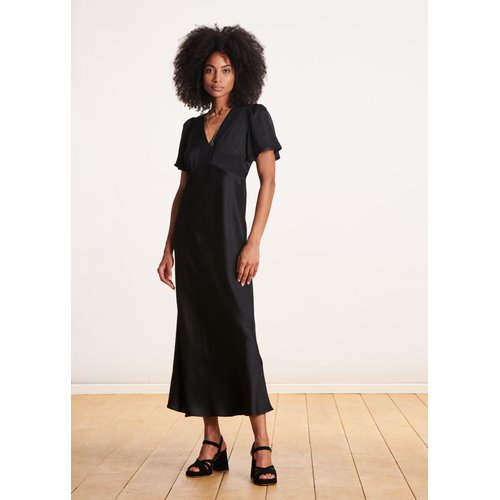 Robe longue cintree fluide a manches courtes noir La Fee Maraboutee La Redoute