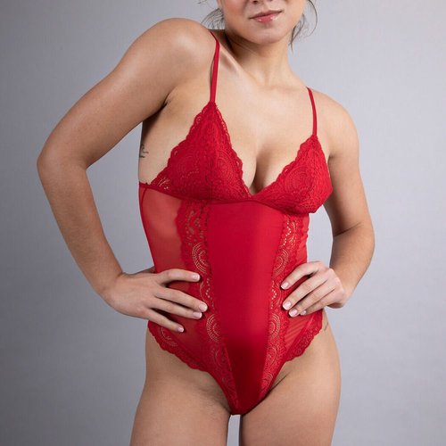 Lingerie dentelle rouge deals
