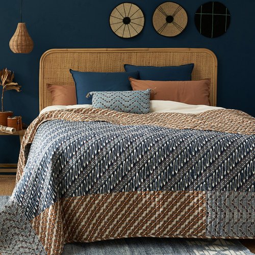 Couvre lit kantha coton lave midako imprime fond bleu La Redoute Interieurs La Redoute