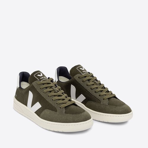 V 12 Trainers