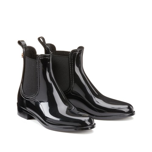 Comfy black boots clearance