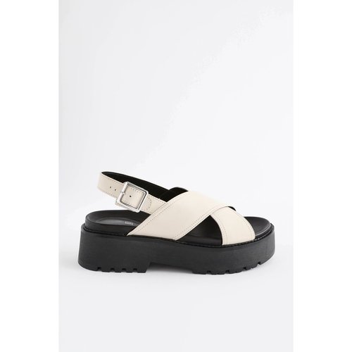 Sandales brides croisees pointure large
