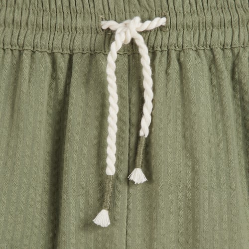 Sac de fête en raphia avec fermoir à pompon