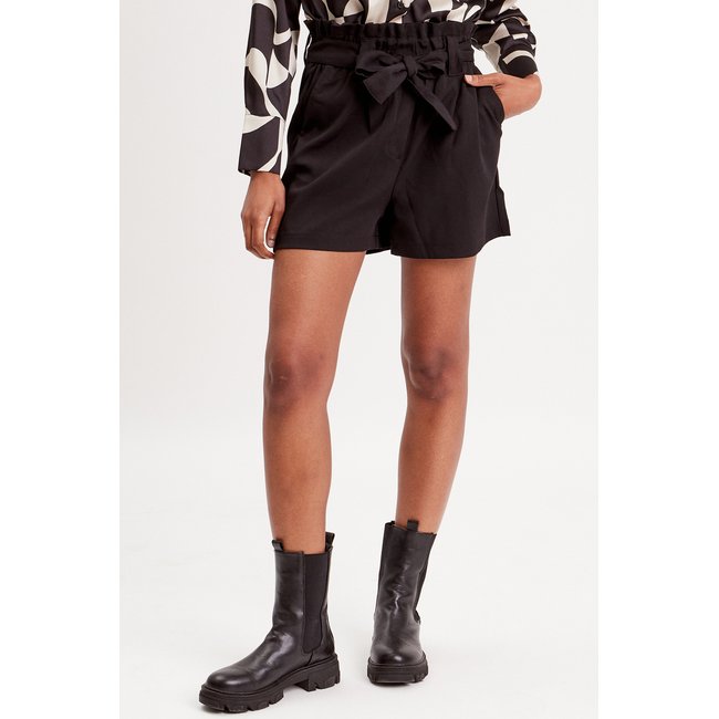 Short paperbag taille haute noir <span itemprop=