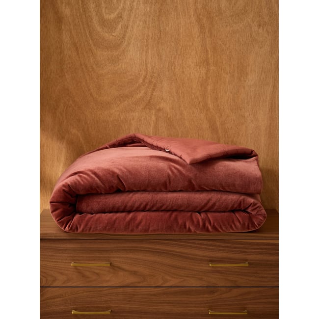 Boutis en velours chataigne <span itemprop=