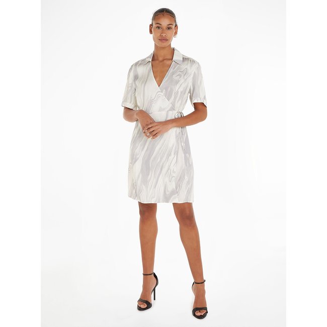 Vestido curto com corte envelope, mangas curtas estampado malva <span itemprop=