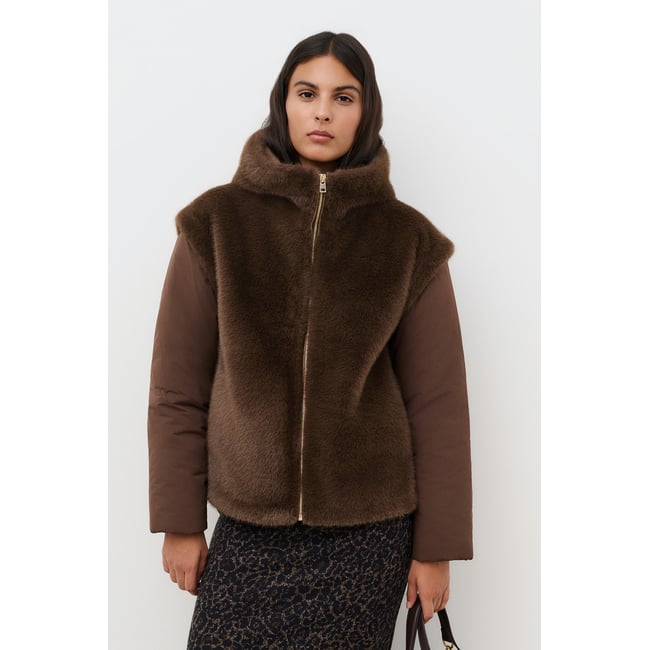 Manteau droit capuche imitation fourrure GALICE marron foncé <span itemprop=