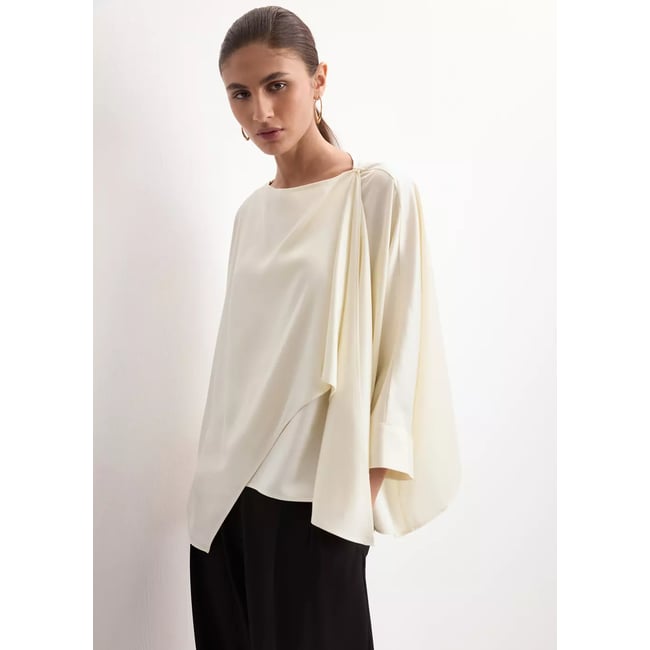 Blouse satinée évasée écru <span itemprop=