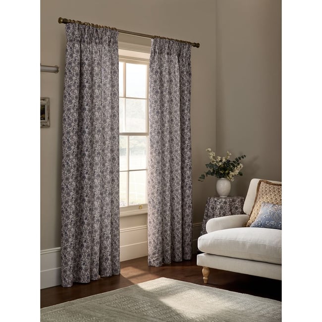 Rideaux doublés en chenille à plis et fleurs naturel/bleu <span itemprop=