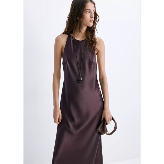 Robe satinée à détails sur le dos chocolat <span itemprop=