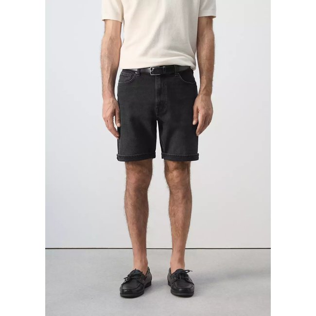 Bermuda slim-fit à revers black denim <span itemprop=