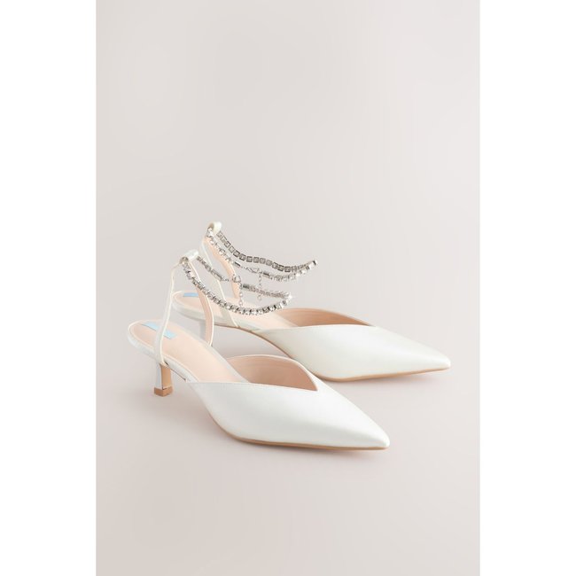 Chaussures de mariée à petit talon ivoire <span itemprop=