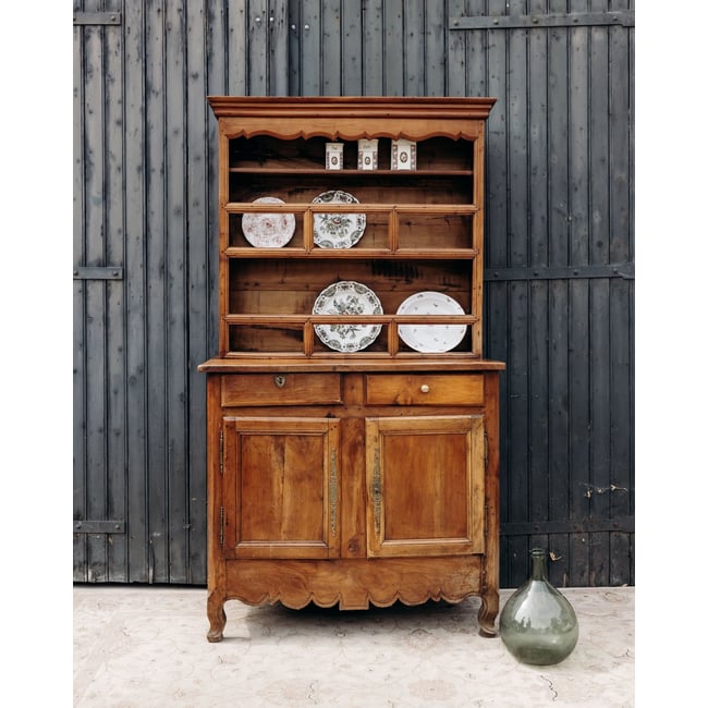 Vaisselier en chêne massif Maximilien N°392 - Bon état Couleur bois foncé <span itemprop=