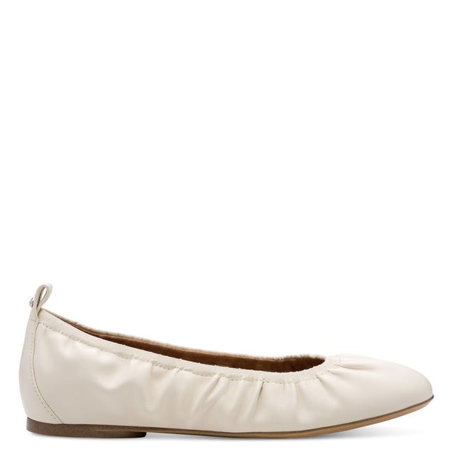 Ballerine en cuir blanc cassé <span itemprop=