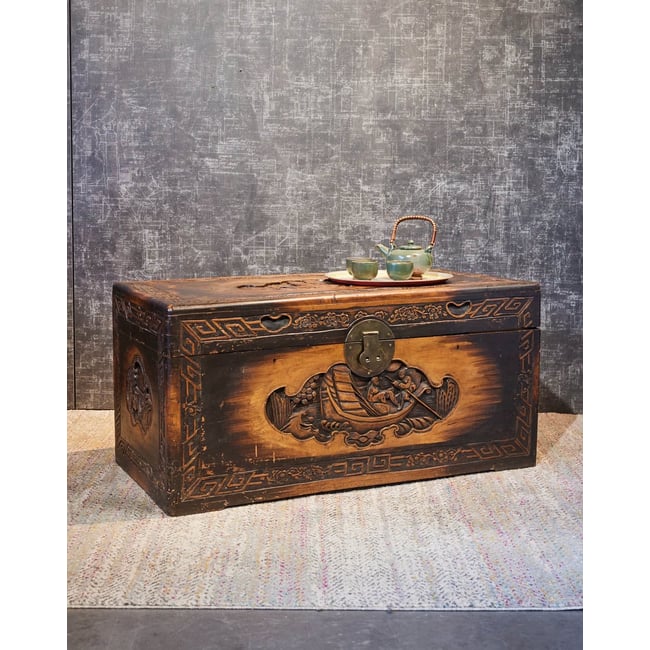 Coffre chinois en camphre Lucien N°198 - Bon état Couleur bois foncé <span itemprop=
