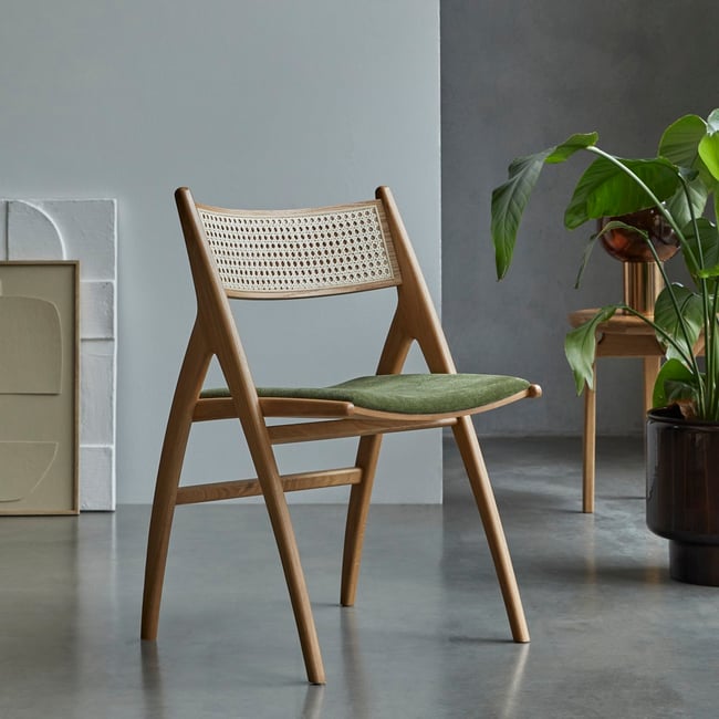 Chaise en Tissu massif, CLARA Couleur vert <span itemprop=