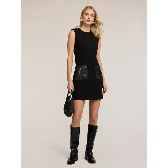 Robe fourreau avec poches appliquées. noir <span itemprop=