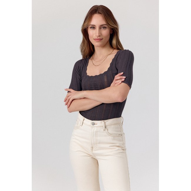 Top à manches courtes et coupe ajustée ALIMA - ARTLOVE