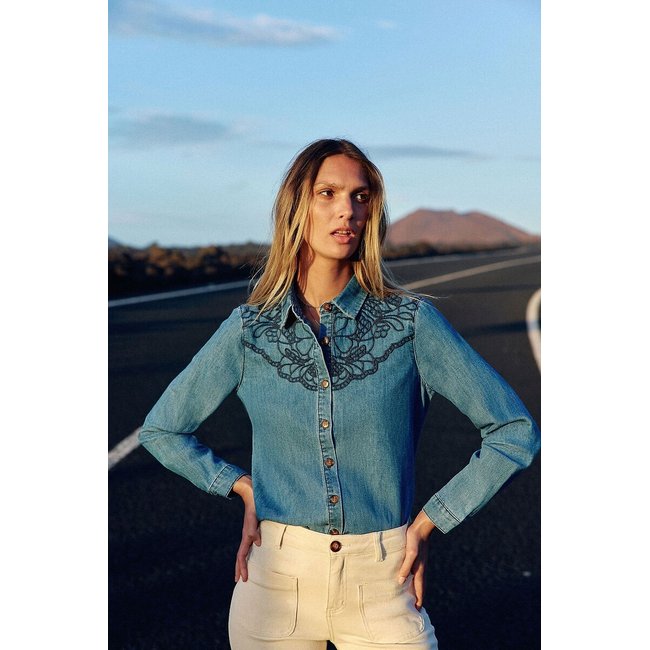 Camicetta in denim stone ricamato, CLÉMENCE stone blu LA PETITE ETOILE