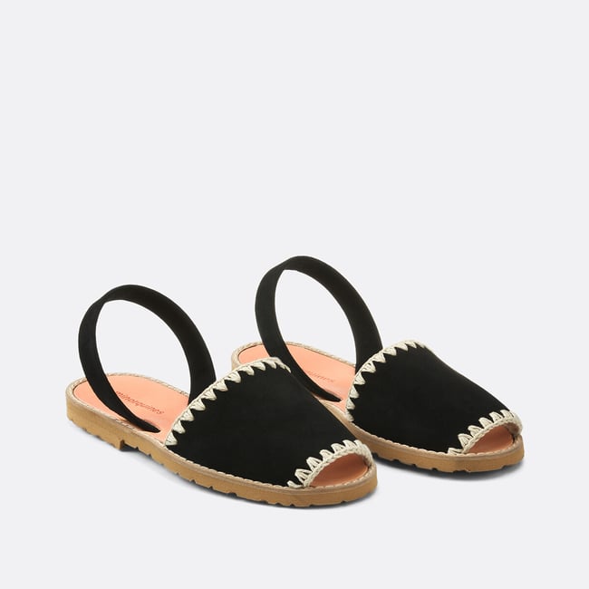 Sandales plates en daim Avarca noir <span itemprop=