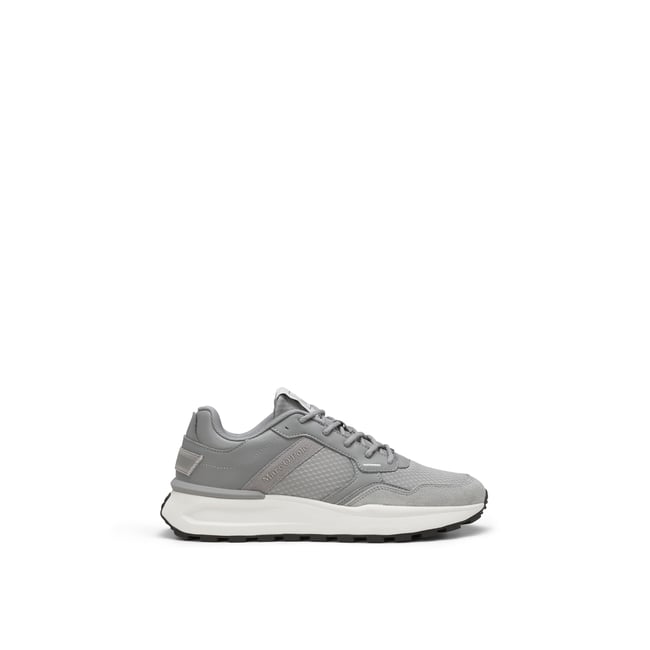 Baskets en cuir de vache et mesh gris <span itemprop=