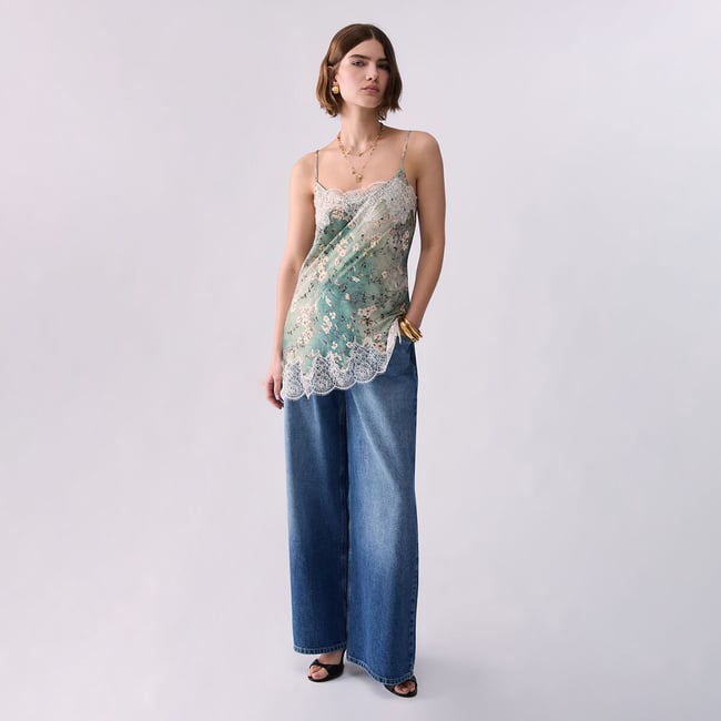 Top en satin imprimé avec dentelle bleu clair à fleurs <span itemprop=