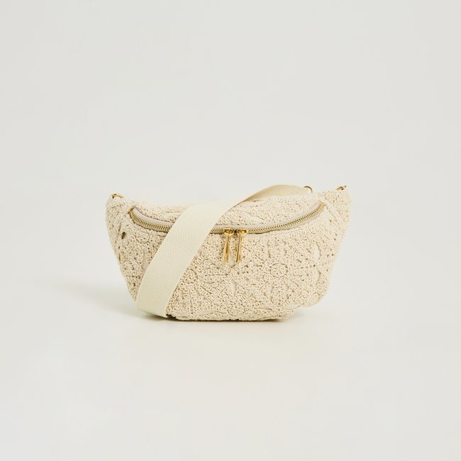 Sac banane en crochet blanc cassé ecru <span itemprop=