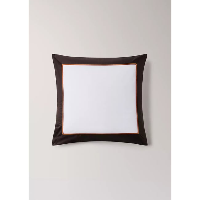 Deux taies d'oreiller en coton avec bordure en satin et passepoil contrasté, 60 x 60 cm écru <span itemprop=