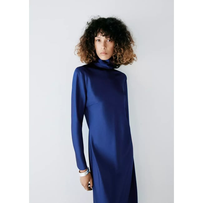 Robe satinée col montant bleu nuit <span itemprop=