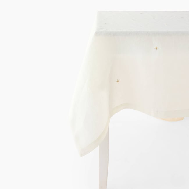 Nappe rectangulaire broderies étoiles, 170x250cm, 100% lin or <span itemprop=