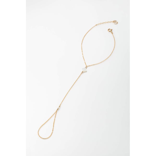 Bijou de main étoile nacre <span itemprop=