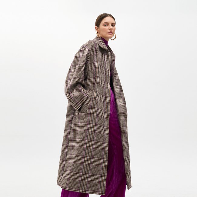 Manteau long à carreaux taupe <span itemprop=