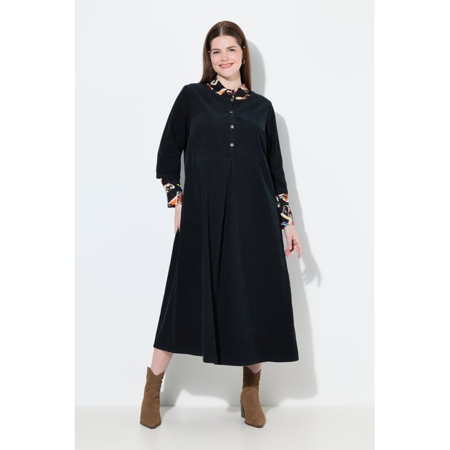 Robe maxi en velours côtelé à col rond et noir <span itemprop=